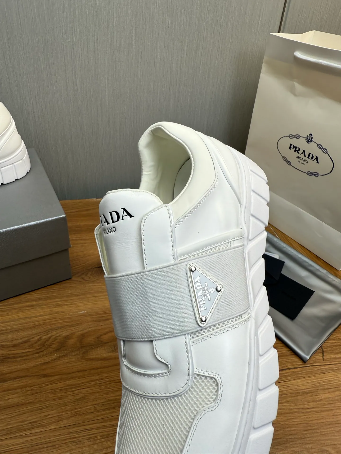 Men's shoes 560💰 [PRADA] Popular items in men's shoe counters, synchronized with the official website, 1 high-quality shipment ✔️Original cowhide + cowhide lining, 1🆚1 replica, original sole, 38-45 (45 customized, non-refundable)